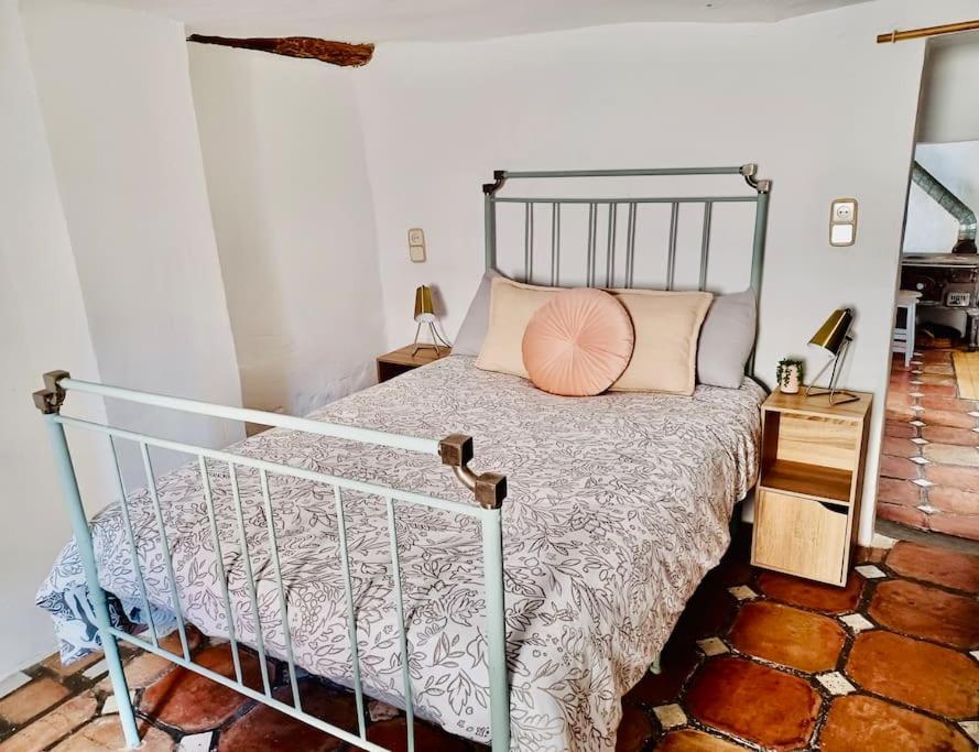 Casita Del Peral Gueejar Sierra Villa Luaran gambar